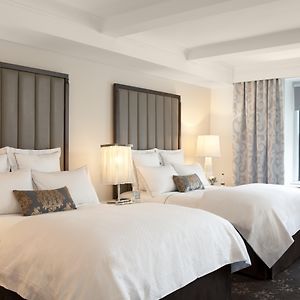 Deluxe Salon Two Queen Beds Disability Access